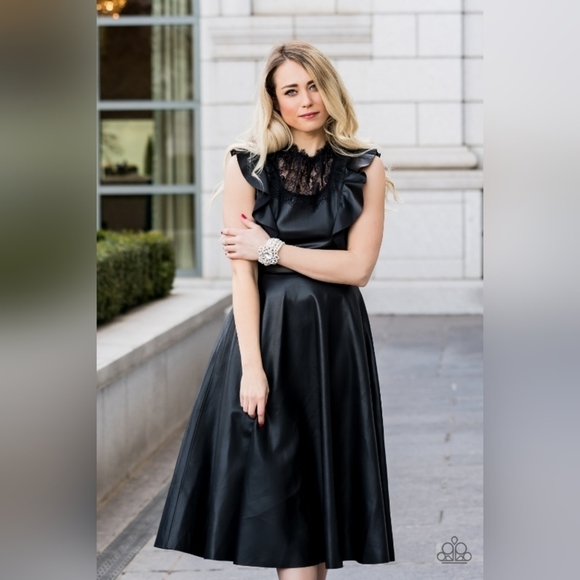 Rule The Room Bracelet - Picture 3 of 3